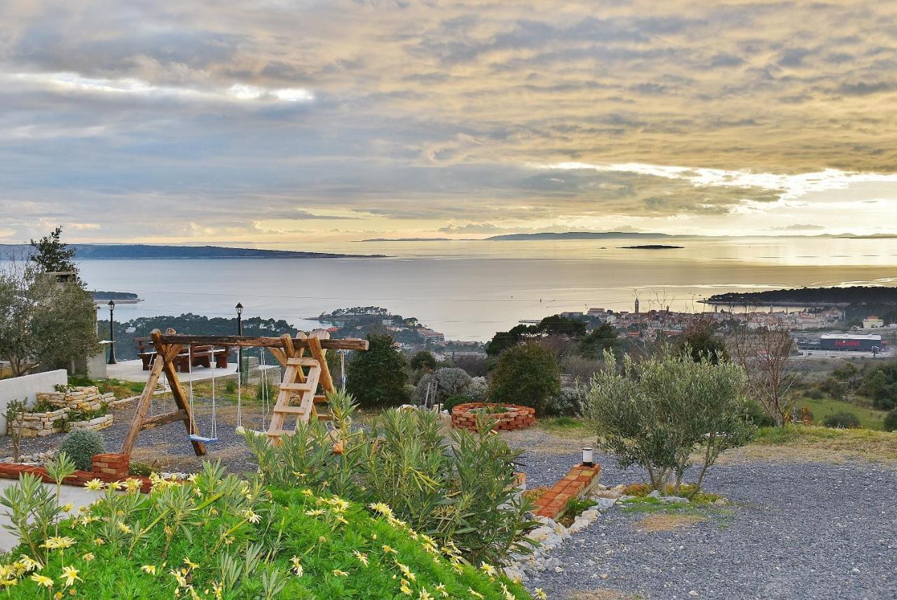 Apartments Panorama View Zeljko Scerbe Mundanije Eksteriør bilde